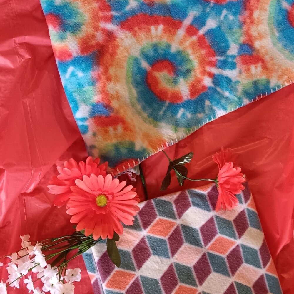 50" by 60" TIE-DYE and PRINT MAINSTAY BEACH BLANKETS